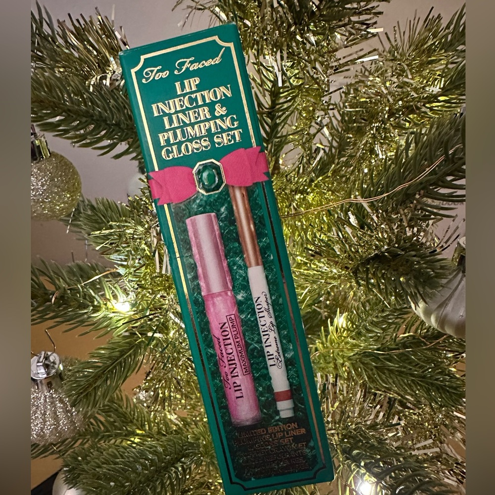 New in box Too Faced Lip Injection Liner & Plumping Glass Set